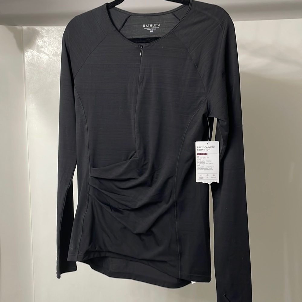NWT BLACK PACIFICA FRONT WRAP ATHLETA TOP size MT